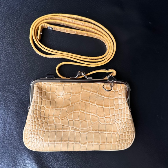 Nine west vegan croc clutch - Picture 3 of 4